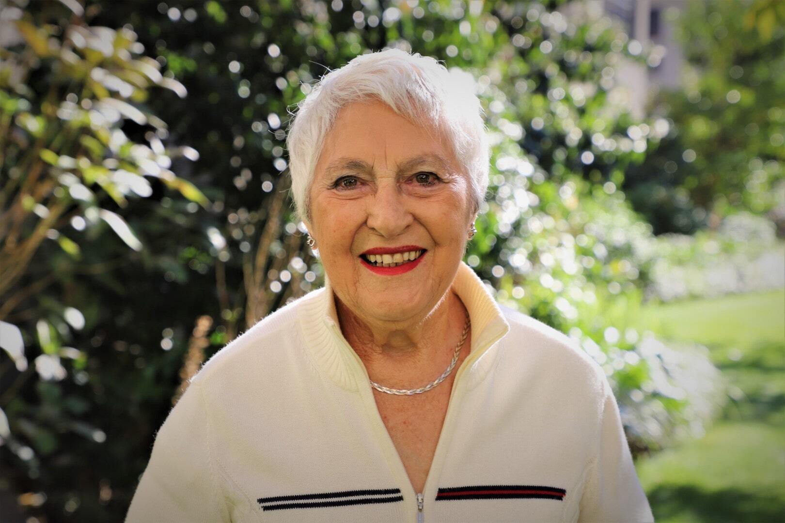 Joan Swift EH (Large)-min